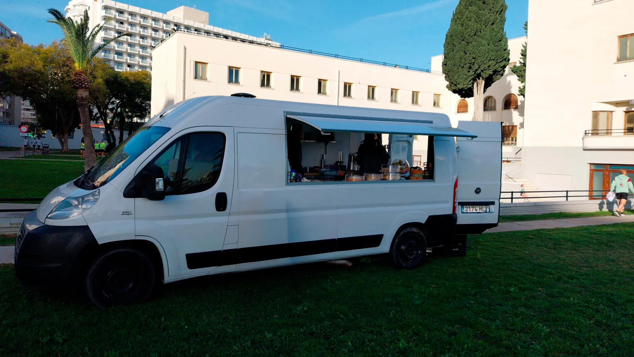 Exterior Fiat Ducato Food truck Homologada 15 - Alquiler en España